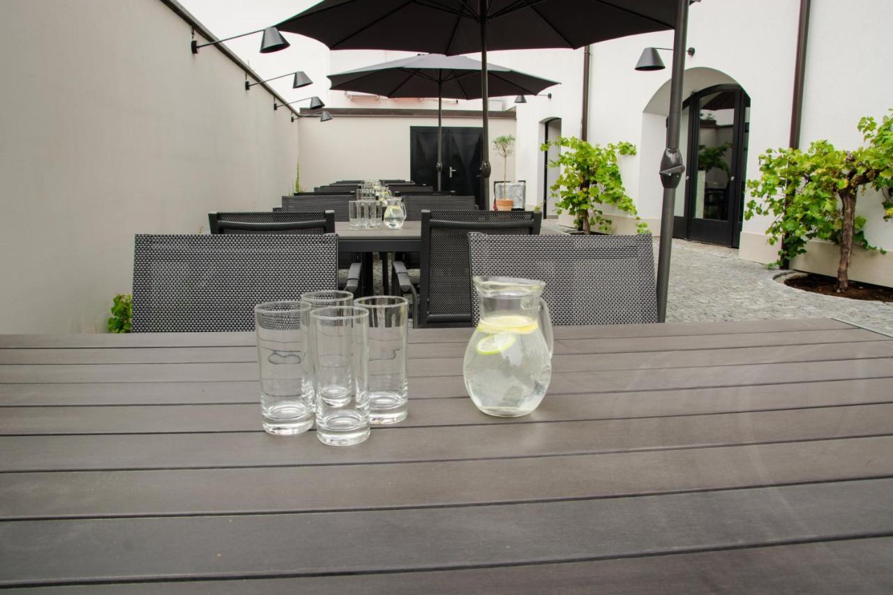 Hotel Restaurant Na Navsi Ricany  المظهر الخارجي الصورة