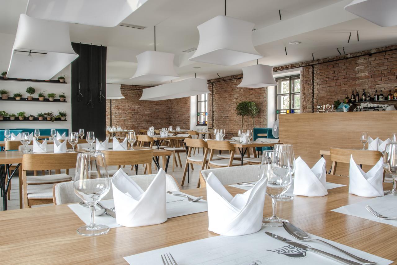 Hotel Restaurant Na Navsi Ricany  المظهر الخارجي الصورة